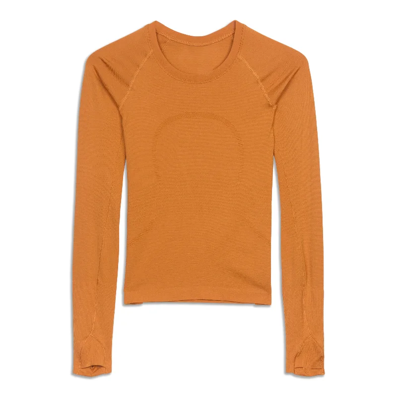 Women's Relaxed Fit Long Sleeve T-shirt for Street Style -Swiftly Tech Long Sleeve Shirt 2.0 - Resale