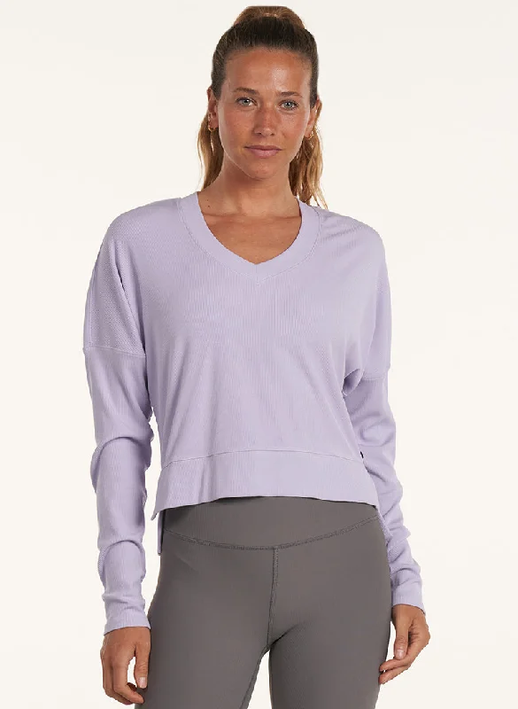 Women's Chic and Comfy Long Sleeve T-shirt for Layering -V-Neck Daily Side Slit Long Sleeve