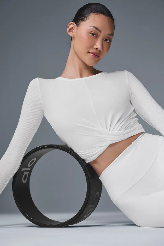 Women's Casual Long Sleeve T-shirt for Sporty Look -Cover Long Sleeve Top - White
