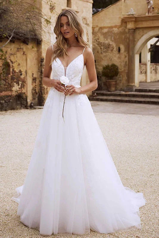 Wedding Dresses with Long Lace Train for Elegant Appeal -Bohemian Wedding Dress Beach With Lace Appliques Spaghetti Strap Wedding Gowns OKW93