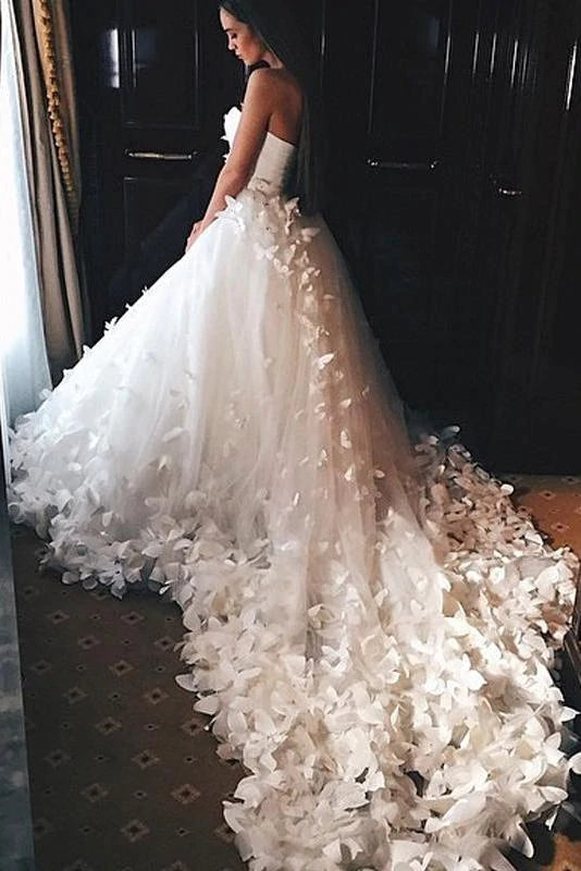 Soft Satin Wedding Dresses with V-Neck for Flattering Look -Charming Sweetheart Ball Gown Wedding Dress with Flowers Long Tulle Wedding Gown OK1421 Soft Satin Wedding Dresses with V-Neck for Flattering Look -Charming Sweetheart Ball Gown Wedding Dress with Flowers Long Tulle Wedding Gown OK1421
