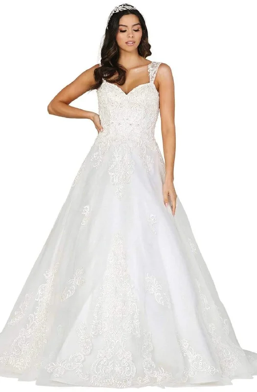 Full-Skirted Wedding Dresses with Lace for a Soft, Romantic Look -Dancing Queen 117 Full-Skirted Wedding Dresses with Lace for a Soft, Romantic Look -Dancing Queen 117
