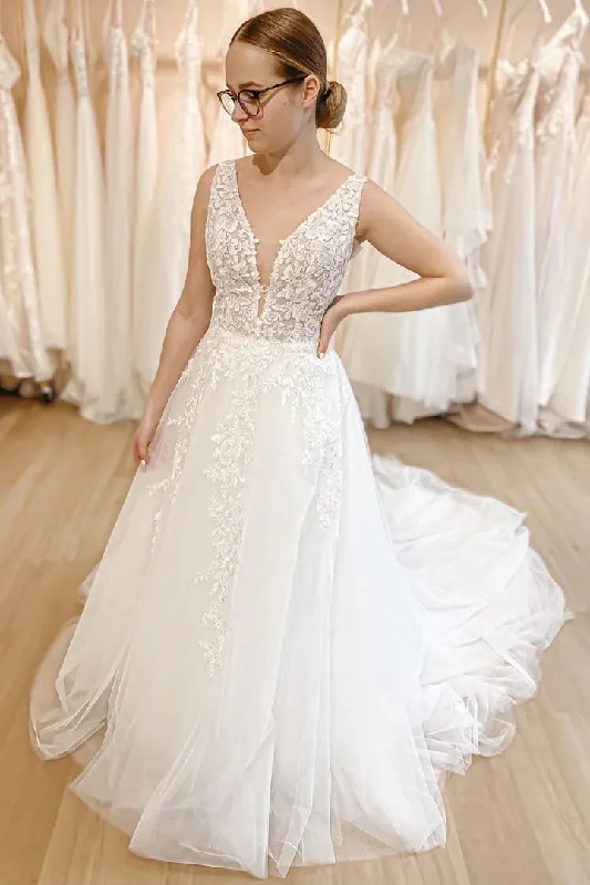 Bridal Wedding Dresses with Lace-Up Back for Classic Look -Elegant A Line V-neckline Tulle Appliques Bridal Gown with Lace Bodice OK1702 Bridal Wedding Dresses with Lace-Up Back for Classic Look -Elegant A Line V-neckline Tulle Appliques Bridal Gown with Lace Bodice OK1702