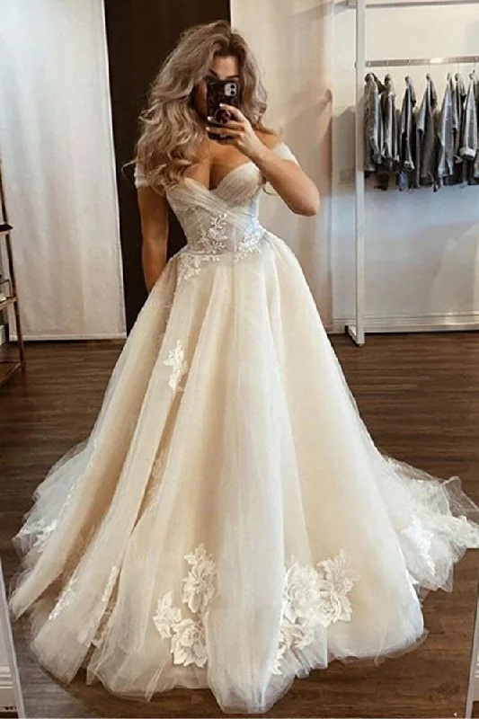 Satin and Lace Wedding Dresses for Glamorous Effect -Off The Shoulder Lace Sweetheart Tulle Applique Wedding Dress Puffy Ball Gowns OKV34