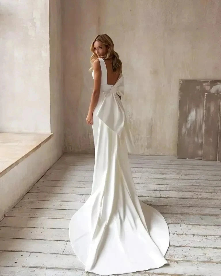Full-Skirt Wedding Dresses for Dramatic Volume -Satin Elegant Wedding Dresses Mermaid For Formal Party Deep V-Neck Backless