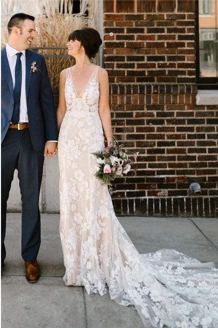 Boho Wedding Dresses with Floral Lace for Soft Style -Sheath V-Neck Backless White Lace Boho Wedding Dresses Bridal Gown OKL13